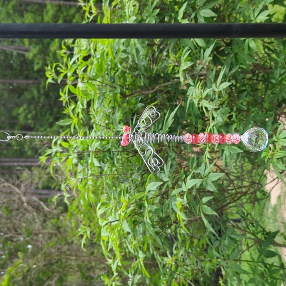 🆕️ Handcrafted Artisan Dragonfly Suncatcher with Red and White Glass Beads - Picture 14 of 15